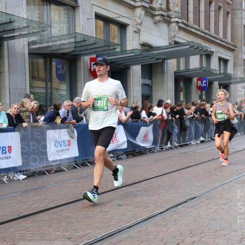 13.09.2026 - 21. swb-Marathon Bremen Strokosch-Dieckow http://msf.ph/oto/10438180 13.09.2026 13:15:05 Ziel 1445, 1664, 3346, 3357, 3743, 4111, 4212, 4646, 4653, 4663, 5003, 5149, 5385, 6011, 6162, 6526, 6773, 6902, 7203, 7291, 7346, 7497, 7515, 7717, 7730, 7992, 8086, 8254, 8255, 9253, 9391, 9483, 13137, 13139, 615, 616, 889, 1455, 1510, 1748, 2383, 3057, 3175, 3206, 3504, 3717, 4097, 4226, 4246, 4382, 4569, 4968, 4992, 5294, 5298, 5315, 5417, 5471, 5649, 5796, 5962, 6351, 6379, 6404, 6472, 6521, 6528, 6717, 7190, 7432, 8238, 9338, 9363, 9523, 9797, 13141 meine-sportfotos.de