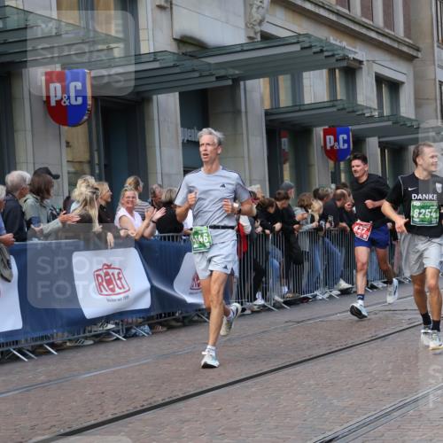 13.09.2026 - 21. swb-Marathon Bremen Strokosch-Dieckow http://msf.ph/oto/10438241 13.09.2026 13:15:08 Ziel 1445, 3346, 3743, 4111, 4212, 4646, 4653, 4663, 5003, 6011, 6162, 6526, 6773, 7203, 7291, 7346, 7497, 7717, 7730, 7992, 8086, 8254, 8255, 9029, 9391, 9483, 9777, 13137, 889, 1510, 1664, 1748, 2383, 3057, 3206, 3357, 3504, 3717, 4226, 4382, 4569, 4968, 4992, 5003, 5149, 5294, 5298, 5315, 5385, 5417, 5471, 5649, 5796, 6351, 6379, 6404, 6472, 6521, 6528, 6717, 6773, 6902, 7190, 7432, 7497, 7515, 8238, 9253, 9338, 9363, 9483, 9523, 9797, 13139, 13141 meine-sportfotos.de