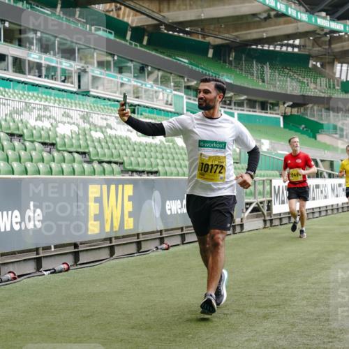 13.09.2026 - 21. swb-Marathon Bremen Michael Burmester http://msf.ph/oto/10438341 13.09.2026 10:26:56 Laufen im Stadion 10096, 10142, 10172, 10210, 10214, 10228, 10231, 10269, 10289, 10310, 10318, 10319, 10342, 10346, 10352, 10398, 10436, 10445, 10447, 10454, 10464, 10489, 10504, 10514, 10536, 10541, 10566, 10583, 10628, 10638, 10735, 10742, 10744, 10806, 10807, 10860, 10866, 10873, 10897, 10898, 10956, 10987, 10992, 11015, 11019, 11020, 11060, 11063, 11088, 11110, 11111, 11130, 11135, 11148, 11155, 11187, 11193, 11199, 11209, 11232, 11279, 11312 meine-sportfotos.de