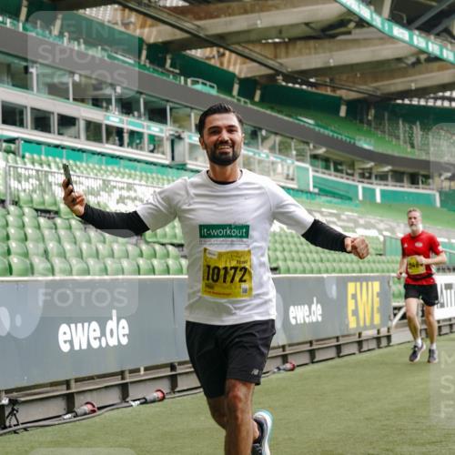 13.09.2026 - 21. swb-Marathon Bremen Michael Burmester http://msf.ph/oto/10438407 13.09.2026 10:26:57 Laufen im Stadion 10096, 10142, 10172, 10210, 10214, 10228, 10231, 10269, 10289, 10310, 10318, 10319, 10342, 10346, 10352, 10398, 10436, 10445, 10447, 10454, 10464, 10489, 10504, 10514, 10536, 10541, 10566, 10583, 10628, 10638, 10735, 10742, 10744, 10806, 10807, 10860, 10866, 10873, 10897, 10898, 10956, 10987, 10992, 11015, 11019, 11020, 11060, 11063, 11088, 11110, 11111, 11130, 11135, 11148, 11155, 11187, 11193, 11199, 11209, 11232, 11279, 11312 meine-sportfotos.de