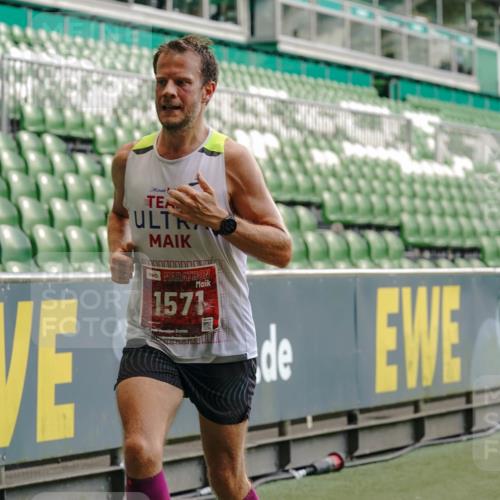 13.09.2026 - 21. swb-Marathon Bremen Michael Burmester http://msf.ph/oto/10438420 13.09.2026 12:40:44 Laufen im Stadion 126, 371, 453, 603, 640, 650, 671, 735, 744, 807, 862, 912, 957, 1136, 1336, 1379, 1381, 1508, 1540, 1571, 1614, 1797, 1852, 1860, 1901, 1930, 1950, 2049, 2099, 2986, 3744, 4381, 4399, 4795, 4936, 6201, 6630, 7118, 7671, 8065, 9065, 9329, 9630, 10034, 13080, 13224, 365, 466, 658, 895, 1090, 1118, 1288, 1385, 1485, 1583, 1604, 1754, 2073, 2585, 2670, 3617, 7244, 7768, 8075, 8729 meine-sportfotos.de
