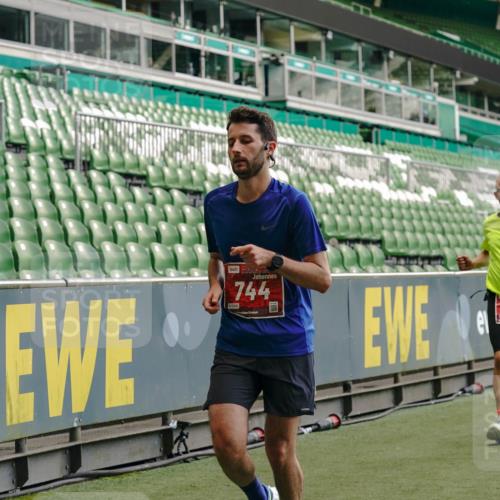 13.09.2026 - 21. swb-Marathon Bremen Michael Burmester http://msf.ph/oto/10438476 13.09.2026 12:40:47 Laufen im Stadion 126, 371, 453, 603, 640, 650, 671, 735, 744, 807, 862, 912, 957, 1136, 1336, 1379, 1381, 1411, 1508, 1540, 1571, 1614, 1797, 1852, 1860, 1901, 1930, 1950, 2099, 2986, 3744, 4381, 4399, 4795, 4936, 6198, 6201, 6630, 7118, 7671, 8065, 9065, 9329, 9630, 10034, 13080, 13224, 346, 365, 466, 658, 895, 1090, 1118, 1288, 1385, 1485, 1583, 1604, 1754, 2073, 2585, 2670, 3617, 7244, 7768, 8075, 8729 meine-sportfotos.de