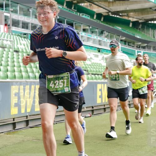 13.09.2026 - 21. swb-Marathon Bremen Michael Burmester http://msf.ph/oto/10438491 13.09.2026 13:06:14 Laufen im Stadion 109, 178, 217, 244, 287, 303, 310, 323, 372, 394, 430, 454, 536, 578, 613, 647, 784, 831, 891, 900, 1073, 1083, 1205, 1239, 1243, 1274, 1307, 1308, 1365, 1369, 1380, 1437, 1533, 1545, 1574, 1581, 1627, 1656, 1780, 1823, 1848, 1871, 1909, 1914, 1932, 1941, 2023, 2076, 2089, 2090, 2126, 2241, 2244, 2265, 2275, 2301, 2310, 2355, 2356, 2393, 2440, 2464, 2602, 2699, 2707, 2723, 2742, 2764, 2818, 2902, 2959, 2985, 3030, 3115, 3278, 3320, 3343, 3444, 3485 meine-sportfotos.de
