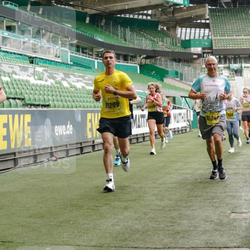 13.09.2026 - 21. swb-Marathon Bremen Michael Burmester http://msf.ph/oto/10438572 13.09.2026 10:27:00 Laufen im Stadion 10096, 10142, 10172, 10210, 10214, 10228, 10231, 10269, 10289, 10310, 10318, 10319, 10342, 10346, 10352, 10398, 10436, 10445, 10447, 10454, 10464, 10489, 10504, 10514, 10536, 10541, 10566, 10583, 10628, 10638, 10735, 10742, 10744, 10806, 10807, 10846, 10860, 10866, 10873, 10897, 10898, 10956, 10987, 10992, 11015, 11019, 11060, 11063, 11076, 11088, 11110, 11111, 11130, 11135, 11148, 11155, 11187, 11193, 11199, 11209, 11232, 11279, 11312 meine-sportfotos.de
