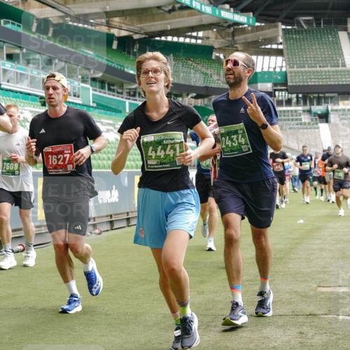 13.09.2026 - 21. swb-Marathon Bremen Michael Burmester http://msf.ph/oto/10438706 13.09.2026 13:06:17 Laufen im Stadion 109, 217, 244, 287, 303, 310, 323, 372, 394, 430, 454, 536, 578, 613, 647, 716, 784, 831, 891, 900, 922, 1073, 1083, 1205, 1243, 1274, 1307, 1308, 1365, 1369, 1380, 1437, 1533, 1545, 1574, 1581, 1627, 1656, 1780, 1823, 1848, 1871, 1909, 1914, 1932, 1941, 2023, 2076, 2089, 2090, 2126, 2241, 2244, 2265, 2275, 2301, 2310, 2355, 2356, 2393, 2440, 2464, 2602, 2699, 2707, 2721, 2723, 2742, 2764, 2818, 2902, 2959, 2985, 3030, 3115, 3278, 3320, 3343, 3444, 3485 meine-sportfotos.de
