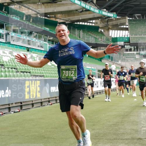 13.09.2026 - 21. swb-Marathon Bremen Michael Burmester http://msf.ph/oto/10438873 13.09.2026 13:06:20 Laufen im Stadion 109, 217, 244, 287, 303, 310, 323, 372, 394, 430, 454, 536, 578, 613, 647, 716, 784, 831, 891, 900, 922, 1073, 1083, 1205, 1243, 1274, 1307, 1308, 1365, 1369, 1380, 1437, 1533, 1545, 1574, 1581, 1627, 1780, 1823, 1848, 1871, 1909, 1914, 1932, 1938, 1941, 2023, 2076, 2089, 2090, 2126, 2241, 2244, 2265, 2275, 2301, 2310, 2355, 2356, 2393, 2440, 2464, 2602, 2699, 2707, 2721, 2742, 2764, 2818, 2902, 2959, 2985, 3030, 3115, 3278, 3343, 3444, 3485 meine-sportfotos.de
