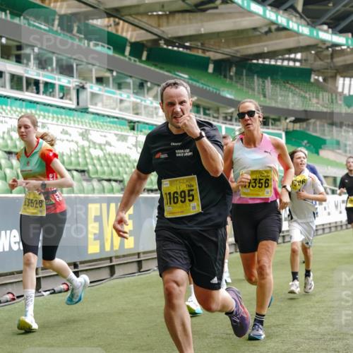 13.09.2026 - 21. swb-Marathon Bremen Michael Burmester http://msf.ph/oto/10438896 13.09.2026 10:27:05 Laufen im Stadion 10096, 10142, 10172, 10210, 10214, 10223, 10228, 10231, 10269, 10289, 10310, 10318, 10319, 10342, 10352, 10398, 10436, 10445, 10447, 10454, 10464, 10489, 10504, 10514, 10536, 10541, 10566, 10583, 10628, 10638, 10735, 10742, 10744, 10806, 10807, 10846, 10860, 10866, 10873, 10897, 10898, 10956, 10987, 10992, 11015, 11019, 11060, 11063, 11076, 11088, 11110, 11111, 11130, 11135, 11148, 11155, 11187, 11193, 11199, 11209, 11232, 11279 meine-sportfotos.de