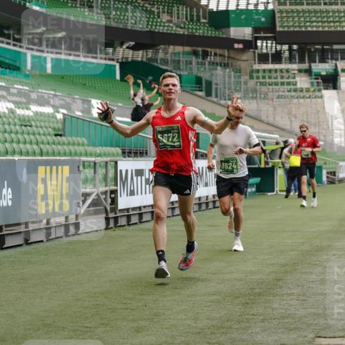 13.09.2026 - 21. swb-Marathon Bremen Michael Burmester http://msf.ph/oto/10438908 13.09.2026 12:41:16 Laufen im Stadion 126, 371, 453, 603, 640, 650, 671, 735, 744, 862, 912, 957, 1136, 1336, 1379, 1381, 1411, 1540, 1571, 1614, 1667, 1797, 1822, 1850, 1860, 1862, 1901, 1930, 1950, 2094, 2986, 3624, 4381, 4399, 4795, 4936, 6198, 6201, 6264, 7118, 7671, 8065, 9065, 9329, 13224, 277, 346, 466, 658, 895, 1090, 1118, 1320, 1323, 1385, 1485, 1583, 1604, 1754, 1911, 2073, 2141, 2352, 2585, 2670, 3080, 3606, 3617, 7244, 8729 meine-sportfotos.de