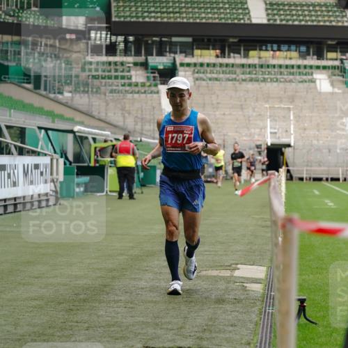 13.09.2026 - 21. swb-Marathon Bremen Michael Burmester http://msf.ph/oto/10439074 13.09.2026 12:41:22 Laufen im Stadion 126, 371, 453, 603, 640, 650, 671, 735, 744, 862, 912, 957, 1136, 1336, 1379, 1381, 1411, 1540, 1571, 1614, 1667, 1797, 1822, 1850, 1860, 1862, 1901, 1930, 1950, 2094, 2986, 3624, 4381, 4399, 4795, 4936, 5672, 6198, 6201, 6264, 7141, 7671, 8065, 8394, 9065, 9329, 13224, 277, 346, 466, 658, 895, 901, 1090, 1118, 1320, 1323, 1385, 1485, 1583, 1604, 1754, 1911, 2073, 2141, 2352, 2585, 2670, 3080, 3606, 3617, 5160, 7244, 8729 meine-sportfotos.de