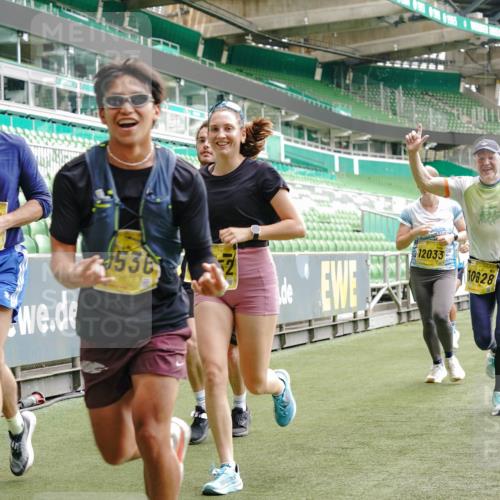 13.09.2026 - 21. swb-Marathon Bremen Michael Burmester http://msf.ph/oto/10439149 13.09.2026 10:27:09 Laufen im Stadion 10096, 10142, 10172, 10210, 10214, 10223, 10228, 10231, 10269, 10289, 10293, 10310, 10318, 10319, 10342, 10352, 10393, 10398, 10436, 10445, 10447, 10454, 10464, 10489, 10504, 10514, 10536, 10541, 10566, 10583, 10628, 10638, 10735, 10744, 10806, 10807, 10846, 10860, 10866, 10873, 10897, 10898, 10917, 10956, 10987, 10992, 11015, 11019, 11060, 11063, 11076, 11088, 11110, 11111, 11130, 11135, 11148, 11155, 11187, 11193, 11199, 11209, 11232, 11279 meine-sportfotos.de