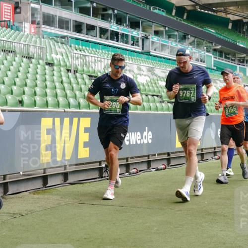 13.09.2026 - 21. swb-Marathon Bremen Michael Burmester http://msf.ph/oto/10439168 13.09.2026 13:06:26 Laufen im Stadion 109, 156, 217, 244, 287, 303, 310, 323, 372, 394, 430, 454, 536, 578, 613, 647, 716, 784, 831, 891, 900, 922, 1073, 1083, 1205, 1243, 1274, 1308, 1365, 1369, 1380, 1437, 1533, 1545, 1574, 1581, 1627, 1823, 1848, 1871, 1909, 1914, 1932, 1938, 2076, 2089, 2090, 2126, 2219, 2241, 2244, 2265, 2275, 2301, 2310, 2318, 2355, 2356, 2393, 2440, 2464, 2602, 2699, 2707, 2721, 2742, 2764, 2818, 2902, 2911, 2959, 2960, 2985, 3030, 3115, 3278, 3444, 3485 meine-sportfotos.de