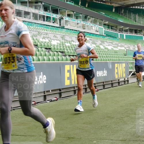 13.09.2026 - 21. swb-Marathon Bremen Michael Burmester http://msf.ph/oto/10439289 13.09.2026 10:27:11 Laufen im Stadion 10096, 10142, 10172, 10210, 10214, 10223, 10228, 10231, 10269, 10289, 10293, 10310, 10318, 10319, 10342, 10352, 10393, 10398, 10436, 10445, 10447, 10454, 10464, 10489, 10504, 10514, 10536, 10541, 10566, 10583, 10628, 10638, 10735, 10744, 10806, 10807, 10846, 10860, 10866, 10873, 10897, 10898, 10917, 10956, 10987, 10992, 11015, 11019, 11060, 11063, 11076, 11088, 11110, 11111, 11130, 11135, 11148, 11155, 11187, 11193, 11199, 11209, 11232, 11279 meine-sportfotos.de