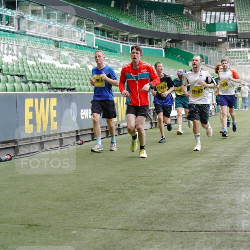 13.09.2026 - 21. swb-Marathon Bremen Michael Burmester http://msf.ph/oto/10439309 13.09.2026 10:27:13 Laufen im Stadion 10096, 10142, 10172, 10210, 10214, 10223, 10228, 10231, 10269, 10289, 10293, 10310, 10318, 10319, 10342, 10352, 10393, 10398, 10436, 10445, 10447, 10454, 10464, 10489, 10504, 10514, 10536, 10541, 10566, 10583, 10594, 10628, 10638, 10735, 10744, 10806, 10807, 10846, 10860, 10866, 10873, 10897, 10898, 10917, 10956, 10987, 10992, 11015, 11019, 11060, 11063, 11076, 11088, 11110, 11111, 11130, 11135, 11148, 11155, 11187, 11193, 11199, 11209, 11232, 11279 meine-sportfotos.de