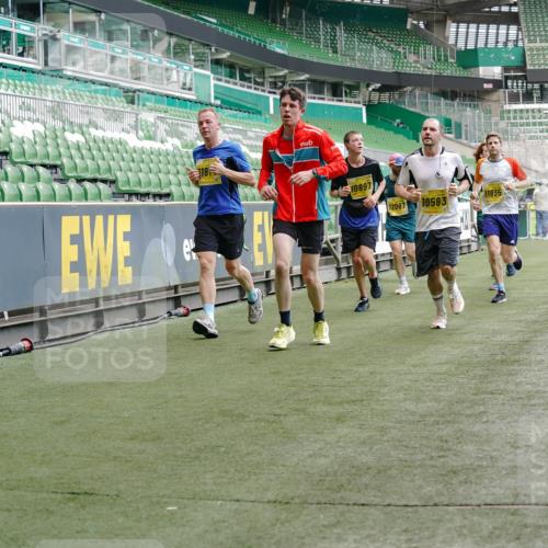13.09.2026 - 21. swb-Marathon Bremen Michael Burmester http://msf.ph/oto/10439326 13.09.2026 10:27:13 Laufen im Stadion 10096, 10142, 10172, 10210, 10214, 10223, 10228, 10231, 10269, 10289, 10293, 10310, 10318, 10319, 10342, 10352, 10393, 10398, 10436, 10445, 10447, 10454, 10464, 10489, 10504, 10514, 10536, 10541, 10566, 10583, 10594, 10628, 10638, 10735, 10744, 10806, 10807, 10846, 10860, 10866, 10873, 10897, 10898, 10917, 10956, 10987, 10992, 11015, 11019, 11060, 11063, 11076, 11088, 11110, 11111, 11130, 11135, 11148, 11155, 11187, 11193, 11199, 11209, 11232, 11279 meine-sportfotos.de