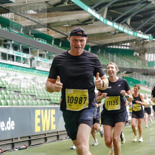 13.09.2026 - 21. swb-Marathon Bremen Michael Burmester http://msf.ph/oto/10439688 13.09.2026 10:27:21 Laufen im Stadion 10096, 10142, 10172, 10189, 10210, 10214, 10223, 10228, 10231, 10269, 10289, 10293, 10310, 10318, 10319, 10329, 10352, 10393, 10398, 10436, 10445, 10447, 10454, 10464, 10489, 10504, 10508, 10514, 10536, 10541, 10566, 10583, 10594, 10628, 10638, 10735, 10744, 10806, 10807, 10846, 10860, 10866, 10873, 10897, 10898, 10917, 10956, 10987, 10992, 11015, 11060, 11063, 11076, 11110, 11111, 11130, 11135, 11148, 11155, 11187, 11193, 11199, 11209, 11232, 11279 meine-sportfotos.de
