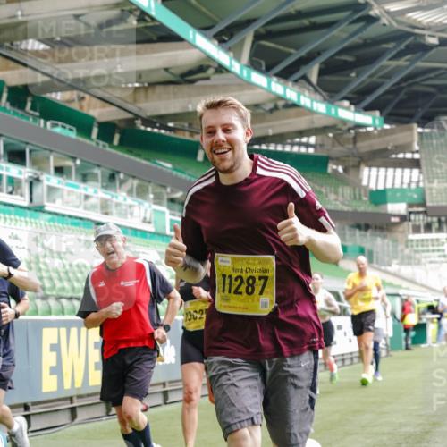 13.09.2026 - 21. swb-Marathon Bremen Michael Burmester http://msf.ph/oto/10439816 13.09.2026 10:27:22 Laufen im Stadion 10096, 10142, 10172, 10189, 10210, 10214, 10223, 10228, 10231, 10269, 10289, 10293, 10310, 10318, 10319, 10329, 10352, 10393, 10398, 10436, 10445, 10447, 10454, 10464, 10489, 10504, 10508, 10514, 10536, 10541, 10566, 10583, 10594, 10628, 10638, 10735, 10744, 10806, 10807, 10814, 10846, 10860, 10866, 10873, 10897, 10898, 10917, 10956, 10987, 10992, 11015, 11060, 11063, 11076, 11110, 11111, 11130, 11135, 11148, 11155, 11187, 11193, 11199, 11209, 11232, 11279 meine-sportfotos.de