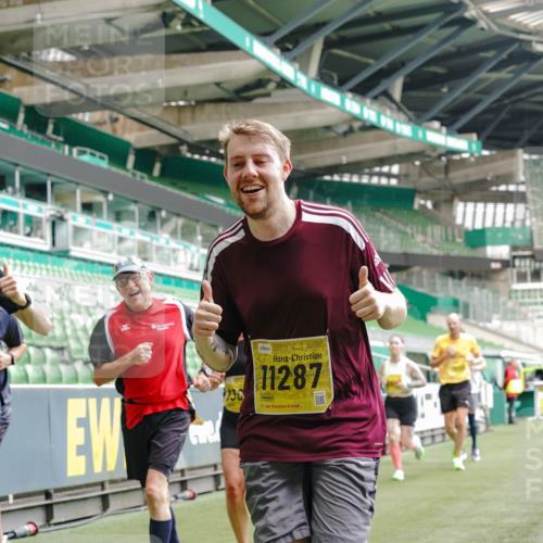 13.09.2026 - 21. swb-Marathon Bremen Michael Burmester http://msf.ph/oto/10439824 13.09.2026 10:27:22 Laufen im Stadion 10096, 10142, 10172, 10189, 10210, 10214, 10223, 10228, 10231, 10269, 10289, 10293, 10310, 10318, 10319, 10329, 10352, 10393, 10398, 10436, 10445, 10447, 10454, 10464, 10489, 10504, 10508, 10514, 10536, 10541, 10566, 10583, 10594, 10628, 10638, 10735, 10744, 10806, 10807, 10814, 10846, 10860, 10866, 10873, 10897, 10898, 10917, 10956, 10987, 10992, 11015, 11060, 11063, 11076, 11110, 11111, 11130, 11135, 11148, 11155, 11187, 11193, 11199, 11209, 11232, 11279 meine-sportfotos.de