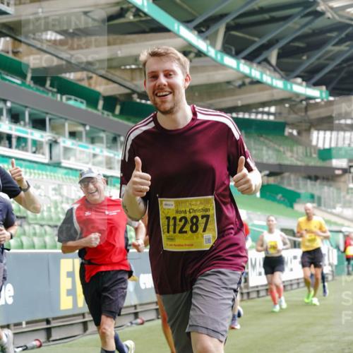 13.09.2026 - 21. swb-Marathon Bremen Michael Burmester http://msf.ph/oto/10439845 13.09.2026 10:27:22 Laufen im Stadion 10096, 10142, 10172, 10189, 10210, 10214, 10223, 10228, 10231, 10269, 10289, 10293, 10310, 10318, 10319, 10329, 10352, 10393, 10398, 10436, 10445, 10447, 10454, 10464, 10489, 10504, 10508, 10514, 10536, 10541, 10566, 10583, 10594, 10628, 10638, 10735, 10744, 10806, 10807, 10814, 10846, 10860, 10866, 10873, 10897, 10898, 10917, 10956, 10987, 10992, 11015, 11060, 11063, 11076, 11110, 11111, 11130, 11135, 11148, 11155, 11187, 11193, 11199, 11209, 11232, 11279 meine-sportfotos.de