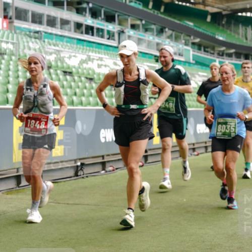 13.09.2026 - 21. swb-Marathon Bremen Michael Burmester http://msf.ph/oto/10439873 13.09.2026 13:06:38 Laufen im Stadion 109, 132, 156, 217, 244, 287, 303, 310, 323, 372, 394, 430, 454, 578, 607, 613, 647, 716, 784, 831, 834, 846, 891, 900, 922, 1073, 1083, 1189, 1205, 1243, 1274, 1308, 1365, 1369, 1380, 1387, 1437, 1533, 1545, 1574, 1581, 1600, 1823, 1841, 1848, 1871, 1909, 1926, 1938, 2070, 2076, 2090, 2219, 2241, 2244, 2265, 2275, 2301, 2310, 2318, 2355, 2356, 2393, 2440, 2464, 2699, 2707, 2721, 2731, 2742, 2755, 2764, 2818, 2902, 2911, 2960, 2985, 3030, 3115, 3278, 3444, 3485 meine-sportfotos.de