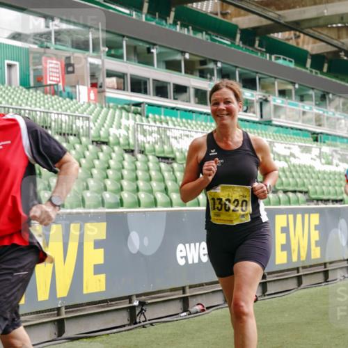 13.09.2026 - 21. swb-Marathon Bremen Michael Burmester http://msf.ph/oto/10439905 13.09.2026 10:27:24 Laufen im Stadion 10096, 10142, 10172, 10189, 10210, 10214, 10223, 10228, 10231, 10269, 10289, 10293, 10310, 10318, 10319, 10329, 10352, 10393, 10436, 10445, 10447, 10454, 10464, 10489, 10504, 10508, 10514, 10536, 10541, 10566, 10583, 10594, 10628, 10638, 10735, 10744, 10806, 10807, 10814, 10846, 10860, 10866, 10873, 10897, 10898, 10917, 10956, 10992, 11015, 11060, 11063, 11076, 11110, 11111, 11130, 11135, 11148, 11155, 11187, 11193, 11199, 11209, 11232, 11279 meine-sportfotos.de