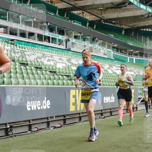 13.09.2026 - 21. swb-Marathon Bremen Michael Burmester http://msf.ph/oto/10439926 13.09.2026 10:27:24 Laufen im Stadion 10096, 10142, 10172, 10189, 10210, 10214, 10223, 10228, 10231, 10269, 10289, 10293, 10310, 10318, 10319, 10329, 10352, 10393, 10436, 10445, 10447, 10454, 10464, 10489, 10504, 10508, 10514, 10536, 10541, 10566, 10583, 10594, 10628, 10638, 10735, 10744, 10806, 10807, 10814, 10846, 10860, 10866, 10873, 10897, 10898, 10917, 10956, 10992, 11015, 11060, 11063, 11076, 11110, 11111, 11130, 11135, 11148, 11155, 11187, 11193, 11199, 11209, 11232, 11279 meine-sportfotos.de