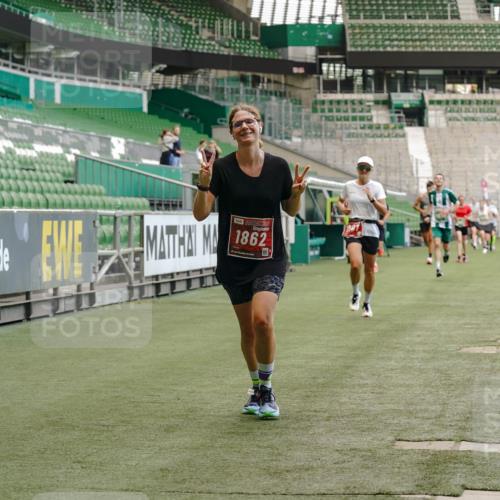 13.09.2026 - 21. swb-Marathon Bremen Michael Burmester http://msf.ph/oto/10439943 13.09.2026 12:42:01 Laufen im Stadion 126, 371, 439, 603, 640, 650, 671, 735, 744, 749, 912, 957, 1009, 1224, 1336, 1381, 1411, 1571, 1614, 1619, 1667, 1712, 1797, 1822, 1850, 1862, 1930, 2094, 2207, 2986, 3368, 3624, 4399, 4795, 4847, 4936, 5672, 5828, 6198, 6264, 6929, 6991, 7141, 8065, 8311, 8383, 8394, 9065, 9120, 9329, 277, 346, 895, 901, 1090, 1118, 1248, 1320, 1323, 1472, 1576, 1587, 1604, 1717, 1751, 1758, 1911, 2141, 2352, 2585, 2670, 3080, 3606, 5160, 5163, 5912 meine-sportfotos.de