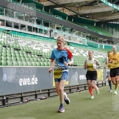 13.09.2026 - 21. swb-Marathon Bremen Michael Burmester http://msf.ph/oto/10439965 13.09.2026 10:27:25 Laufen im Stadion 10096, 10142, 10172, 10189, 10210, 10214, 10223, 10228, 10231, 10269, 10270, 10289, 10293, 10310, 10318, 10319, 10329, 10352, 10393, 10436, 10445, 10447, 10454, 10464, 10489, 10504, 10508, 10514, 10536, 10541, 10566, 10583, 10594, 10628, 10638, 10735, 10744, 10806, 10807, 10814, 10846, 10860, 10866, 10873, 10897, 10898, 10917, 10956, 10992, 11015, 11060, 11063, 11076, 11110, 11111, 11130, 11135, 11148, 11155, 11187, 11193, 11199, 11209, 11232, 11279 meine-sportfotos.de