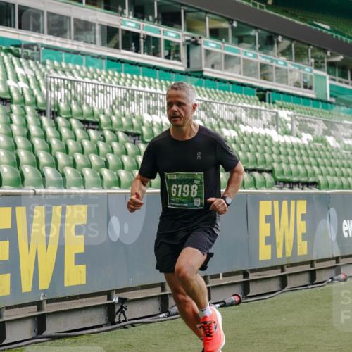 13.09.2026 - 21. swb-Marathon Bremen Michael Burmester http://msf.ph/oto/10440223 13.09.2026 12:42:09 Laufen im Stadion 371, 439, 650, 744, 749, 957, 1009, 1223, 1224, 1336, 1381, 1411, 1571, 1614, 1619, 1667, 1712, 1745, 1797, 1822, 1850, 1862, 1879, 2094, 2207, 2986, 3368, 3624, 4399, 4795, 4847, 4936, 5672, 5828, 6198, 6264, 6929, 6991, 7141, 8065, 8311, 8383, 8394, 8994, 9065, 9120, 9533, 277, 346, 807, 895, 901, 1090, 1118, 1248, 1320, 1323, 1472, 1576, 1587, 1604, 1717, 1751, 1758, 1911, 2141, 2352, 2670, 3080, 3606, 5160, 5163, 5912 meine-sportfotos.de