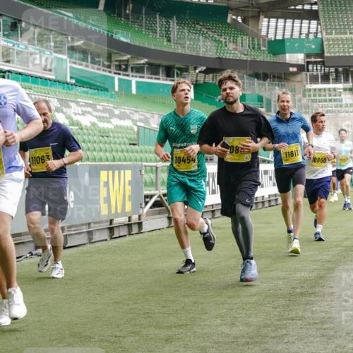 13.09.2026 - 21. swb-Marathon Bremen Michael Burmester http://msf.ph/oto/10440230 13.09.2026 10:27:32 Laufen im Stadion 10096, 10142, 10172, 10189, 10210, 10214, 10223, 10228, 10231, 10269, 10270, 10289, 10293, 10310, 10318, 10319, 10329, 10352, 10393, 10436, 10445, 10447, 10464, 10489, 10504, 10508, 10514, 10536, 10541, 10566, 10583, 10594, 10628, 10638, 10735, 10744, 10770, 10807, 10814, 10846, 10860, 10866, 10873, 10897, 10898, 10917, 10956, 10992, 11015, 11060, 11063, 11076, 11092, 11110, 11111, 11130, 11135, 11148, 11155, 11193, 11199, 11209, 11232, 11279 meine-sportfotos.de