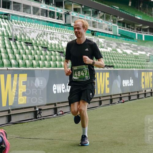 13.09.2026 - 21. swb-Marathon Bremen Michael Burmester http://msf.ph/oto/10440360 13.09.2026 12:42:13 Laufen im Stadion 371, 439, 650, 744, 749, 957, 1009, 1223, 1224, 1336, 1381, 1411, 1614, 1619, 1667, 1712, 1745, 1797, 1822, 1850, 1862, 1879, 2094, 2207, 2651, 2986, 3368, 3624, 4399, 4795, 4847, 4936, 5672, 5828, 6198, 6264, 6929, 6991, 7141, 8065, 8311, 8383, 8394, 8994, 9065, 9120, 9533, 277, 346, 807, 895, 901, 1090, 1118, 1248, 1320, 1323, 1472, 1576, 1587, 1604, 1717, 1751, 1758, 1911, 2141, 2352, 2670, 3080, 3606, 5160, 5163, 5912 meine-sportfotos.de