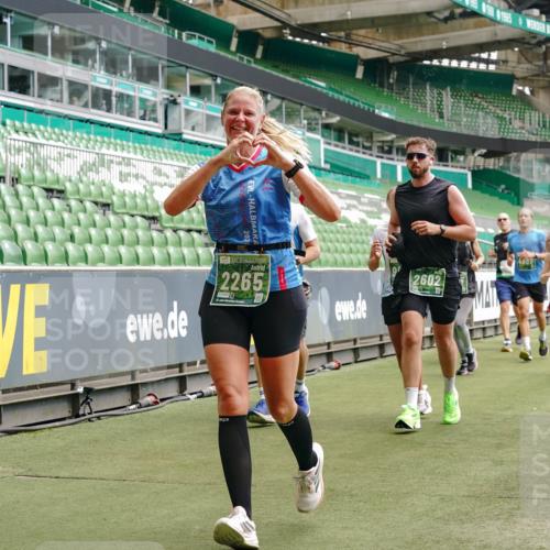 13.09.2026 - 21. swb-Marathon Bremen Michael Burmester http://msf.ph/oto/10440469 13.09.2026 13:06:47 Laufen im Stadion 109, 132, 156, 217, 244, 287, 303, 310, 372, 394, 430, 454, 489, 578, 607, 613, 682, 716, 784, 831, 834, 846, 891, 900, 922, 1083, 1189, 1205, 1274, 1365, 1369, 1380, 1387, 1437, 1533, 1545, 1574, 1581, 1600, 1823, 1841, 1848, 1854, 1871, 1909, 1926, 1938, 2070, 2076, 2090, 2219, 2244, 2265, 2275, 2283, 2310, 2318, 2355, 2356, 2393, 2440, 2464, 2699, 2707, 2721, 2731, 2755, 2818, 2902, 2911, 2960, 3115, 3444, 3485 meine-sportfotos.de