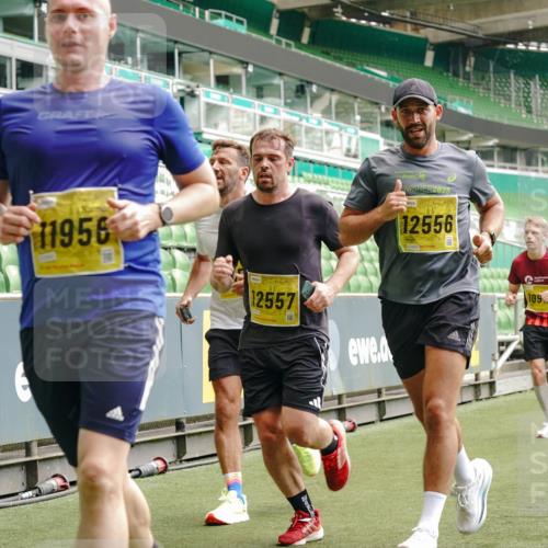 13.09.2026 - 21. swb-Marathon Bremen Michael Burmester http://msf.ph/oto/10440559 13.09.2026 10:27:41 Laufen im Stadion 10096, 10142, 10172, 10189, 10210, 10214, 10223, 10231, 10269, 10270, 10289, 10293, 10294, 10310, 10318, 10319, 10329, 10352, 10393, 10436, 10445, 10464, 10489, 10504, 10508, 10514, 10536, 10541, 10544, 10566, 10583, 10594, 10628, 10638, 10655, 10735, 10744, 10770, 10807, 10814, 10846, 10860, 10873, 10897, 10898, 10917, 10956, 10992, 11015, 11060, 11063, 11076, 11087, 11092, 11110, 11111, 11130, 11135, 11148, 11170, 11193, 11209, 11279 meine-sportfotos.de