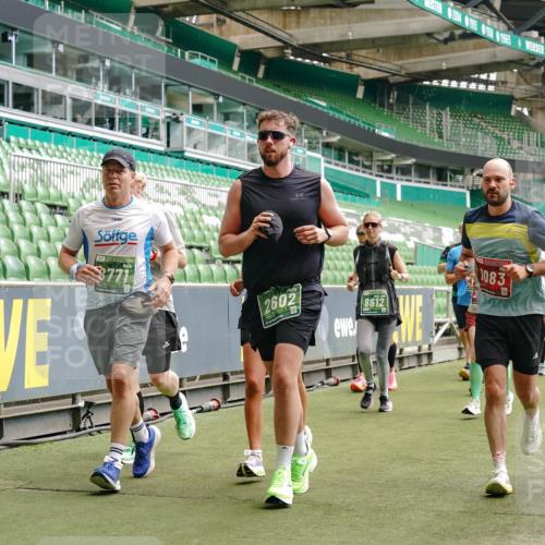 13.09.2026 - 21. swb-Marathon Bremen Michael Burmester http://msf.ph/oto/10440566 13.09.2026 13:06:48 Laufen im Stadion 109, 132, 156, 217, 244, 287, 303, 310, 372, 394, 430, 454, 489, 578, 607, 613, 682, 716, 784, 831, 834, 846, 891, 900, 922, 1083, 1189, 1205, 1274, 1365, 1369, 1380, 1387, 1437, 1532, 1533, 1545, 1574, 1581, 1600, 1823, 1841, 1848, 1854, 1871, 1909, 1926, 1938, 2070, 2076, 2090, 2219, 2244, 2265, 2275, 2283, 2310, 2318, 2355, 2356, 2393, 2440, 2464, 2699, 2707, 2721, 2731, 2755, 2818, 2902, 2911, 2949, 2960, 3115, 3444, 3485 meine-sportfotos.de