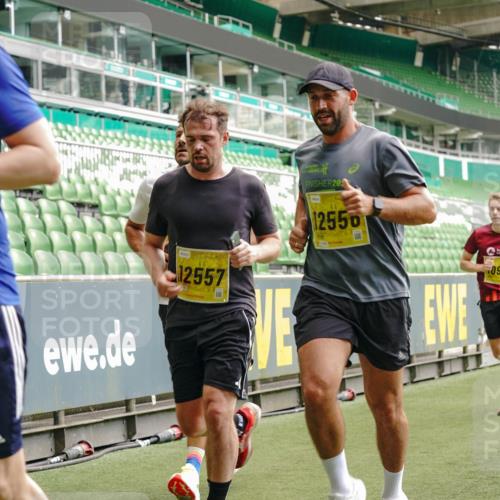 13.09.2026 - 21. swb-Marathon Bremen Michael Burmester http://msf.ph/oto/10440615 13.09.2026 10:27:42 Laufen im Stadion 10096, 10142, 10172, 10189, 10210, 10214, 10223, 10231, 10269, 10270, 10289, 10293, 10294, 10310, 10318, 10319, 10329, 10352, 10393, 10436, 10445, 10464, 10489, 10504, 10508, 10514, 10536, 10541, 10544, 10566, 10583, 10594, 10628, 10638, 10655, 10735, 10744, 10770, 10807, 10814, 10846, 10860, 10873, 10897, 10898, 10917, 10956, 10992, 11060, 11063, 11076, 11087, 11092, 11110, 11111, 11130, 11135, 11148, 11170, 11193, 11279 meine-sportfotos.de