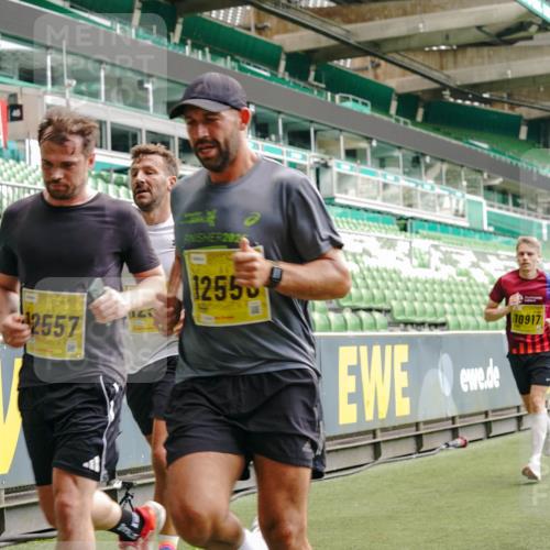 13.09.2026 - 21. swb-Marathon Bremen Michael Burmester http://msf.ph/oto/10440654 13.09.2026 10:27:42 Laufen im Stadion 10096, 10142, 10172, 10189, 10210, 10214, 10223, 10231, 10269, 10270, 10289, 10293, 10294, 10310, 10318, 10319, 10329, 10352, 10393, 10436, 10445, 10464, 10489, 10504, 10508, 10514, 10536, 10541, 10544, 10566, 10583, 10594, 10628, 10638, 10655, 10735, 10744, 10770, 10807, 10814, 10846, 10860, 10873, 10897, 10898, 10917, 10956, 10992, 11060, 11063, 11076, 11087, 11092, 11110, 11111, 11130, 11135, 11148, 11170, 11193, 11279 meine-sportfotos.de