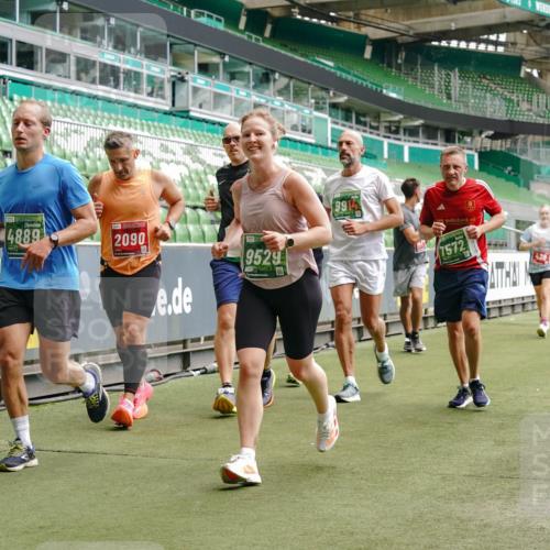 13.09.2026 - 21. swb-Marathon Bremen Michael Burmester http://msf.ph/oto/10440725 13.09.2026 13:06:51 Laufen im Stadion 109, 132, 156, 217, 244, 287, 303, 310, 372, 394, 430, 454, 489, 578, 607, 613, 682, 716, 784, 831, 834, 846, 891, 900, 922, 1083, 1173, 1189, 1205, 1274, 1364, 1365, 1369, 1380, 1387, 1437, 1532, 1533, 1545, 1574, 1581, 1600, 1823, 1841, 1848, 1854, 1871, 1909, 1926, 1938, 2070, 2076, 2090, 2219, 2244, 2265, 2275, 2283, 2310, 2318, 2355, 2356, 2393, 2440, 2464, 2699, 2707, 2721, 2731, 2755, 2818, 2902, 2911, 2949, 2960, 3115, 3485 meine-sportfotos.de