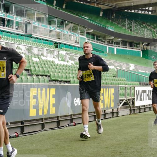 13.09.2026 - 21. swb-Marathon Bremen Michael Burmester http://msf.ph/oto/10440766 13.09.2026 10:27:45 Laufen im Stadion 10096, 10142, 10172, 10189, 10210, 10214, 10223, 10231, 10269, 10270, 10289, 10293, 10294, 10310, 10318, 10319, 10329, 10352, 10393, 10436, 10445, 10464, 10489, 10504, 10508, 10514, 10536, 10538, 10541, 10544, 10566, 10583, 10594, 10628, 10638, 10655, 10709, 10744, 10770, 10807, 10814, 10846, 10860, 10873, 10897, 10898, 10917, 10956, 10992, 10993, 11058, 11060, 11063, 11076, 11087, 11092, 11110, 11111, 11130, 11135, 11148, 11170, 11193, 11279 meine-sportfotos.de