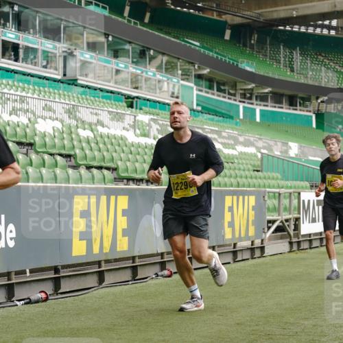 13.09.2026 - 21. swb-Marathon Bremen Michael Burmester http://msf.ph/oto/10440811 13.09.2026 10:27:46 Laufen im Stadion 10096, 10142, 10172, 10189, 10214, 10223, 10231, 10269, 10270, 10289, 10293, 10294, 10310, 10316, 10318, 10319, 10329, 10352, 10393, 10436, 10445, 10464, 10489, 10504, 10508, 10514, 10536, 10538, 10541, 10544, 10566, 10583, 10594, 10628, 10638, 10655, 10709, 10744, 10770, 10807, 10814, 10846, 10860, 10873, 10897, 10898, 10917, 10956, 10992, 10993, 11058, 11060, 11063, 11076, 11087, 11092, 11110, 11111, 11130, 11135, 11148, 11170, 11193, 11279 meine-sportfotos.de