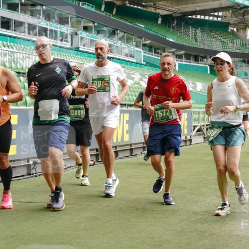 13.09.2026 - 21. swb-Marathon Bremen Michael Burmester http://msf.ph/oto/10440859 13.09.2026 13:06:52 Laufen im Stadion 109, 132, 156, 217, 244, 287, 303, 310, 372, 394, 430, 454, 489, 578, 607, 613, 682, 716, 784, 809, 831, 834, 846, 891, 900, 922, 1083, 1173, 1189, 1205, 1274, 1322, 1364, 1365, 1369, 1380, 1387, 1437, 1532, 1533, 1545, 1574, 1581, 1600, 1823, 1841, 1848, 1854, 1871, 1909, 1926, 1938, 2070, 2076, 2090, 2219, 2244, 2265, 2275, 2283, 2310, 2318, 2355, 2356, 2393, 2440, 2464, 2492, 2699, 2707, 2721, 2731, 2755, 2818, 2902, 2911, 2949, 2960, 3115, 3485 meine-sportfotos.de