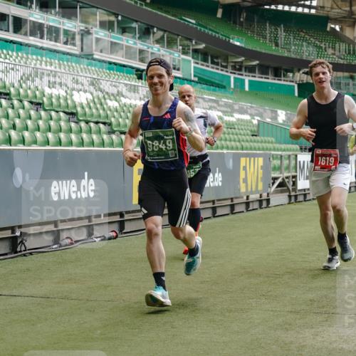 13.09.2026 - 21. swb-Marathon Bremen Michael Burmester http://msf.ph/oto/10441046 13.09.2026 12:42:36 Laufen im Stadion 439, 749, 819, 1009, 1223, 1224, 1411, 1562, 1619, 1667, 1712, 1745, 1797, 1822, 1850, 1862, 1879, 1921, 2094, 2207, 2651, 2683, 2986, 3251, 3368, 3584, 3624, 3688, 4096, 4399, 4795, 4847, 5316, 5663, 5672, 5828, 6198, 6264, 6359, 6929, 6991, 7141, 8311, 8383, 8394, 8689, 8749, 8994, 9065, 9120, 9153, 9200, 9533, 9849, 277, 346, 453, 807, 895, 901, 1118, 1248, 1320, 1323, 1472, 1576, 1587, 1717, 1751, 1758, 1911, 2141, 2352, 2670, 3080, 3606, 5160, 5163, 5912 meine-sportfotos.de