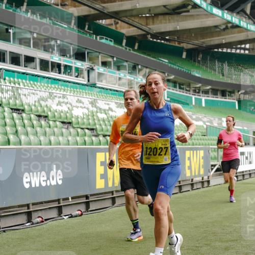 13.09.2026 - 21. swb-Marathon Bremen Michael Burmester http://msf.ph/oto/10441079 13.09.2026 10:27:51 Laufen im Stadion 10096, 10142, 10172, 10189, 10214, 10223, 10231, 10269, 10270, 10289, 10293, 10294, 10310, 10316, 10318, 10319, 10329, 10352, 10393, 10436, 10445, 10464, 10489, 10504, 10508, 10514, 10536, 10538, 10541, 10544, 10566, 10583, 10594, 10628, 10638, 10655, 10709, 10744, 10770, 10807, 10814, 10835, 10846, 10860, 10873, 10897, 10898, 10917, 10956, 10992, 10993, 11058, 11060, 11063, 11076, 11087, 11092, 11110, 11111, 11130, 11135, 11148, 11170, 11193, 11279 meine-sportfotos.de