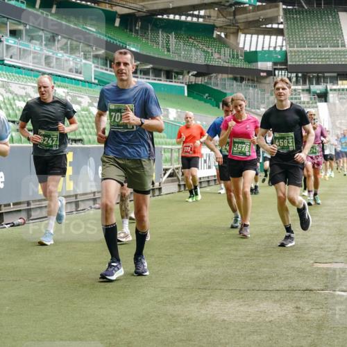 13.09.2026 - 21. swb-Marathon Bremen Michael Burmester http://msf.ph/oto/10441086 13.09.2026 13:06:56 Laufen im Stadion 109, 132, 156, 217, 287, 303, 310, 372, 394, 430, 454, 489, 578, 607, 613, 682, 716, 784, 809, 831, 834, 846, 891, 900, 922, 1083, 1173, 1189, 1205, 1210, 1274, 1322, 1364, 1365, 1369, 1380, 1387, 1437, 1532, 1533, 1545, 1574, 1581, 1600, 1823, 1841, 1848, 1854, 1871, 1909, 1926, 1938, 2070, 2076, 2090, 2219, 2244, 2265, 2275, 2283, 2310, 2318, 2355, 2356, 2393, 2405, 2440, 2464, 2492, 2565, 2699, 2707, 2721, 2731, 2755, 2818, 2902, 2911, 2949, 2960, 3115 meine-sportfotos.de