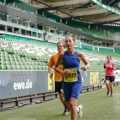 13.09.2026 - 21. swb-Marathon Bremen Michael Burmester http://msf.ph/oto/10441102 13.09.2026 10:27:51 Laufen im Stadion 10096, 10142, 10172, 10189, 10214, 10223, 10231, 10269, 10270, 10289, 10293, 10294, 10310, 10316, 10318, 10319, 10329, 10352, 10393, 10436, 10445, 10464, 10489, 10504, 10508, 10514, 10536, 10538, 10541, 10544, 10566, 10583, 10594, 10628, 10638, 10655, 10709, 10744, 10770, 10807, 10814, 10835, 10846, 10860, 10873, 10897, 10898, 10917, 10956, 10992, 10993, 11058, 11060, 11063, 11076, 11087, 11092, 11110, 11111, 11130, 11135, 11148, 11170, 11193, 11279 meine-sportfotos.de
