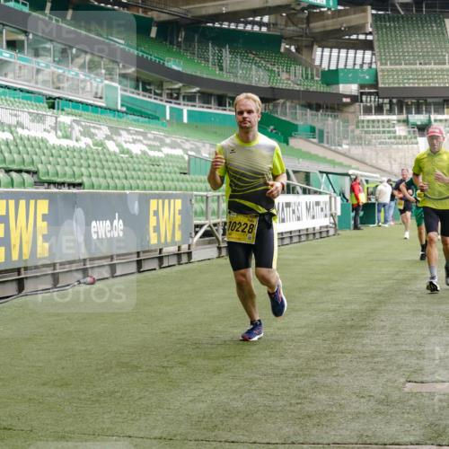 13.09.2026 - 21. swb-Marathon Bremen Michael Burmester http://msf.ph/oto/10441282 13.09.2026 10:27:54 Laufen im Stadion 10096, 10142, 10172, 10189, 10223, 10231, 10269, 10270, 10289, 10293, 10294, 10310, 10316, 10318, 10319, 10329, 10393, 10436, 10445, 10464, 10489, 10504, 10508, 10514, 10538, 10541, 10544, 10566, 10583, 10594, 10628, 10638, 10655, 10709, 10744, 10770, 10807, 10814, 10835, 10846, 10860, 10873, 10897, 10898, 10917, 10956, 10992, 10993, 11005, 11035, 11058, 11060, 11063, 11076, 11087, 11092, 11110, 11111, 11130, 11135, 11148, 11170, 11193, 11279 meine-sportfotos.de