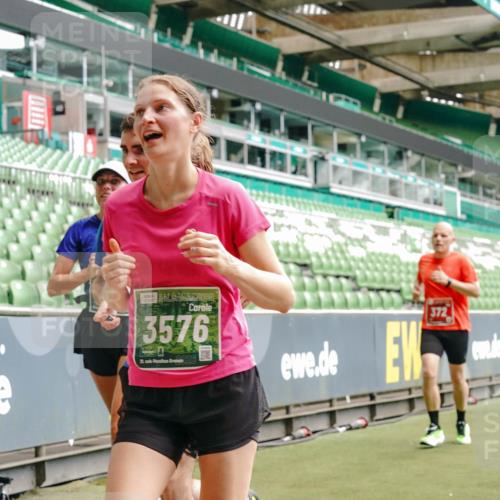 13.09.2026 - 21. swb-Marathon Bremen Michael Burmester http://msf.ph/oto/10441289 13.09.2026 13:06:59 Laufen im Stadion 109, 132, 156, 217, 287, 303, 310, 372, 394, 430, 454, 489, 578, 607, 613, 682, 716, 784, 809, 831, 834, 846, 891, 922, 1083, 1173, 1189, 1205, 1210, 1274, 1322, 1364, 1365, 1369, 1380, 1387, 1437, 1532, 1533, 1545, 1574, 1581, 1600, 1823, 1841, 1848, 1854, 1871, 1909, 1926, 1938, 2070, 2076, 2090, 2219, 2244, 2265, 2275, 2283, 2310, 2318, 2355, 2356, 2393, 2405, 2440, 2464, 2492, 2565, 2699, 2707, 2721, 2731, 2755, 2818, 2902, 2911, 2949, 2960, 3115 meine-sportfotos.de