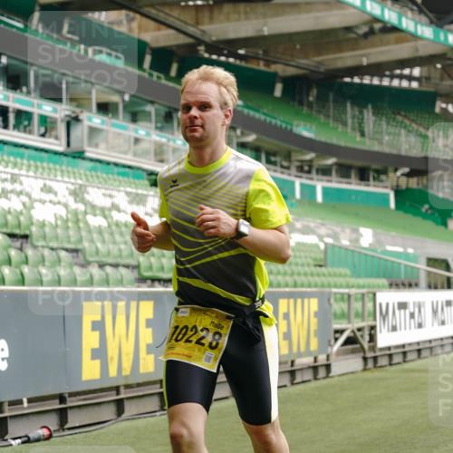 13.09.2026 - 21. swb-Marathon Bremen Michael Burmester http://msf.ph/oto/10441337 13.09.2026 10:27:55 Laufen im Stadion 10096, 10142, 10172, 10189, 10223, 10231, 10269, 10270, 10289, 10293, 10294, 10310, 10316, 10318, 10319, 10329, 10393, 10436, 10464, 10489, 10504, 10508, 10514, 10538, 10541, 10544, 10566, 10583, 10594, 10628, 10638, 10655, 10709, 10744, 10770, 10807, 10814, 10835, 10846, 10860, 10873, 10897, 10898, 10917, 10956, 10992, 10993, 11005, 11035, 11058, 11060, 11063, 11076, 11087, 11092, 11110, 11111, 11130, 11135, 11148, 11170, 11193, 11279 meine-sportfotos.de