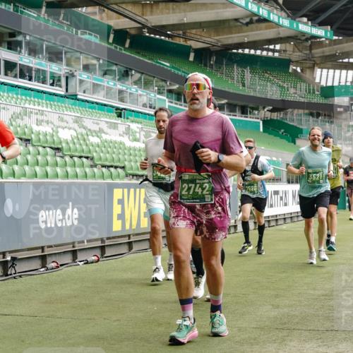 13.09.2026 - 21. swb-Marathon Bremen Michael Burmester http://msf.ph/oto/10441385 13.09.2026 13:07:01 Laufen im Stadion 109, 132, 156, 217, 287, 303, 310, 372, 394, 430, 454, 489, 578, 607, 613, 682, 716, 784, 809, 831, 834, 846, 891, 911, 922, 1083, 1173, 1189, 1205, 1210, 1274, 1322, 1364, 1365, 1369, 1380, 1387, 1437, 1532, 1533, 1545, 1574, 1581, 1600, 1823, 1841, 1848, 1854, 1871, 1909, 1926, 1938, 2003, 2070, 2076, 2090, 2219, 2244, 2265, 2275, 2283, 2310, 2318, 2355, 2356, 2393, 2405, 2440, 2464, 2492, 2565, 2699, 2707, 2721, 2731, 2755, 2818, 2831, 2902, 2911, 2949, 2960, 3115 meine-sportfotos.de
