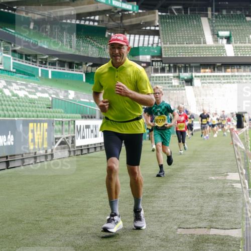 13.09.2026 - 21. swb-Marathon Bremen Michael Burmester http://msf.ph/oto/10441399 13.09.2026 10:27:56 Laufen im Stadion 10096, 10142, 10172, 10189, 10223, 10231, 10269, 10270, 10289, 10293, 10294, 10310, 10316, 10318, 10319, 10329, 10393, 10464, 10489, 10504, 10508, 10514, 10538, 10541, 10544, 10566, 10583, 10594, 10628, 10638, 10655, 10709, 10744, 10770, 10807, 10814, 10835, 10846, 10860, 10873, 10897, 10898, 10917, 10956, 10992, 10993, 11005, 11035, 11058, 11060, 11063, 11076, 11087, 11092, 11110, 11111, 11130, 11135, 11148, 11170, 11193, 11279 meine-sportfotos.de