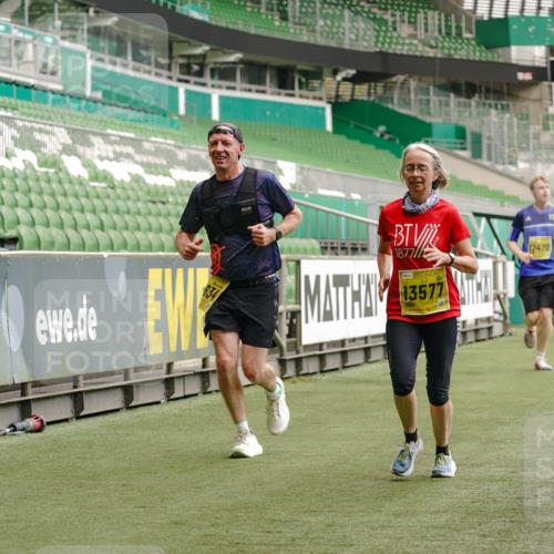 13.09.2026 - 21. swb-Marathon Bremen Michael Burmester http://msf.ph/oto/10441573 13.09.2026 10:28:01 Laufen im Stadion 10096, 10142, 10172, 10189, 10223, 10231, 10267, 10269, 10270, 10289, 10293, 10294, 10310, 10316, 10319, 10329, 10393, 10421, 10464, 10489, 10504, 10508, 10514, 10538, 10541, 10544, 10566, 10583, 10594, 10628, 10638, 10655, 10709, 10739, 10744, 10770, 10807, 10814, 10835, 10846, 10860, 10873, 10897, 10898, 10910, 10917, 10923, 10956, 10992, 10993, 11005, 11035, 11058, 11060, 11063, 11076, 11087, 11092, 11110, 11111, 11130, 11135, 11148, 11170, 11193 meine-sportfotos.de