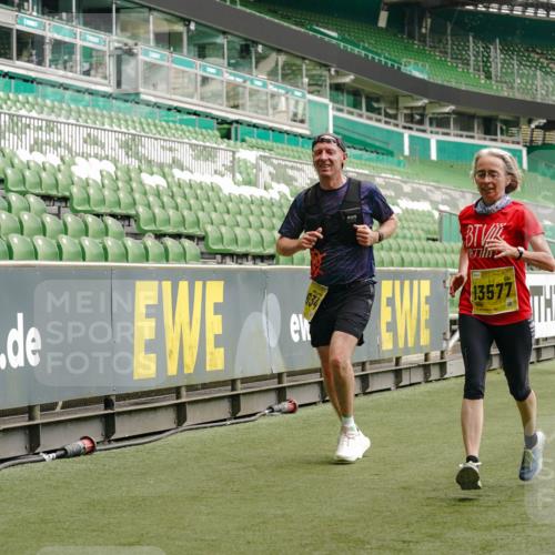 13.09.2026 - 21. swb-Marathon Bremen Michael Burmester http://msf.ph/oto/10441609 13.09.2026 10:28:02 Laufen im Stadion 10096, 10142, 10172, 10189, 10223, 10231, 10267, 10269, 10270, 10289, 10293, 10294, 10310, 10316, 10319, 10329, 10393, 10421, 10464, 10489, 10504, 10508, 10514, 10538, 10541, 10544, 10566, 10583, 10594, 10628, 10638, 10655, 10709, 10739, 10744, 10770, 10807, 10814, 10835, 10846, 10860, 10873, 10897, 10898, 10910, 10917, 10923, 10956, 10992, 10993, 11005, 11035, 11058, 11060, 11063, 11076, 11087, 11092, 11110, 11111, 11130, 11135, 11148, 11170, 11193 meine-sportfotos.de